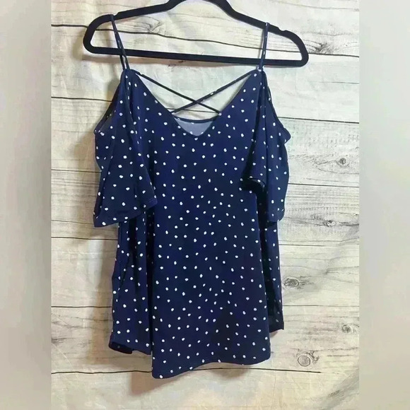 Kaleigh NWT open shoulder blouse - Picture 6 of 6